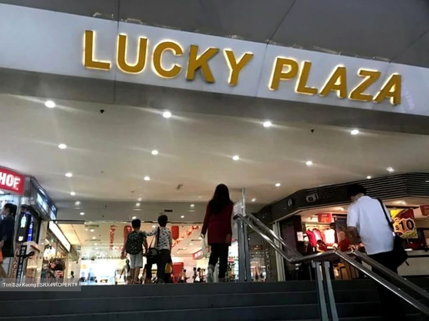 Lucky Plaza (D9), Shop House #544546091